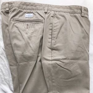 Vineyard vines club fit pants